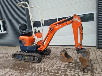 KUBOTA U10-3, 2006 + 3 GODETS